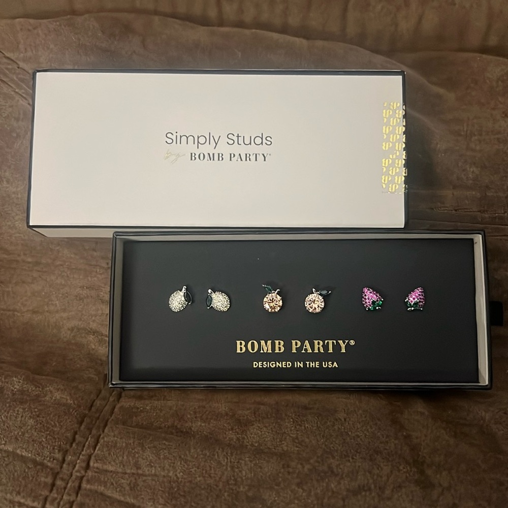 Bomb Party Simply Studs